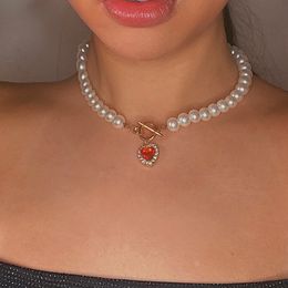 Collier de perles Vintage pour femmes, rétro, pendentif cœur en cristal rouge, ras du cou, bijoux cadeaux