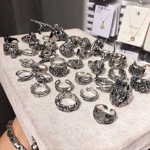 Vintage Punk Antique 20 stks / partij Zilveren Kleur Metalen Band Schedel Snake Ringen voor Mannen Vrouwen Mix Stijl Party Gifts Verstelbare Openings Sieraden