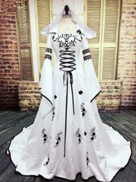 Vestido de novia medieval renacentista vintage con sombrero Vestidos de novia góticos en blanco y negro Bordado Una línea Corsé de satén Vestidos para ocasiones especiales para mujeres