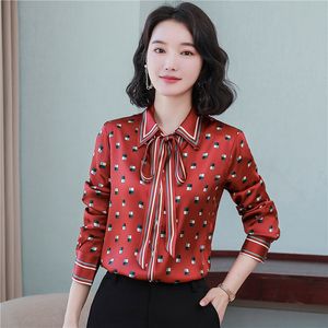 Camisa roja con solapa y lazo de cinta Vintage, blusas de satén de seda de diseñador de manga larga para mujer, camisas con botones y estampado geométrico elegante para oficina de otoño e invierno 2023