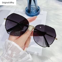 Vintage sin montura aleación aviación piloto gafas de sol para hombres 2021 marca gradiente gafas de sol mujer metal oval sombras negro marrón Y220427