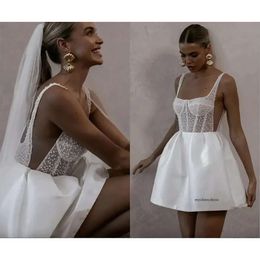 Vintage court une robe de mariée en ligne 2024 Spaghetti Stracles Pearls Top Backless Satin Bridal Bride Party Vestidos Noiva Robe de Mariage 0509