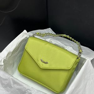 Bolsa de seda vintage Diseñador de hombro para mujer 18 cm Color sólido Cosido Hardware de plata hebilla de metal Bolso de lujo Matelasse Bolsas cruzadas de cuerpo de maquillaje Sacoche