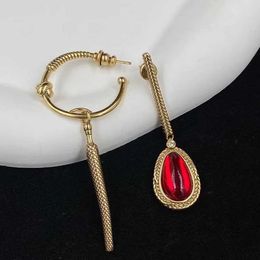 Pendientes de estilo vintage Maijia Drip Red Pendientes y pendientes largos asimétricos de estilo para mujer 240315