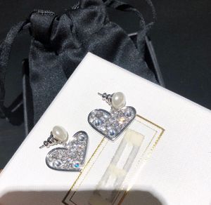 Boucles d'oreilles en pelures de tempérament vintage, boucles d'oreilles en diamant complet délicat et romantique Lomes Love Oree, cadeau pour les couples pour exprimer leur amour