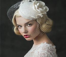 Vintage mariage accessoires de cheveux de mariée fleur Tulle cage à oiseaux voile casque tête voile 2018 pas cher Mini mariage mariée Hat3445781