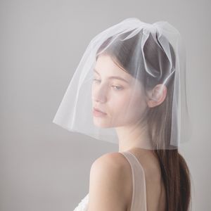 Veils de mariage vintage Face Blusher Hair Pieces 2 Tiers avec perles courtes coiffes nuptiales Veil nuptial BW-V612