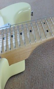 Vintage Yellow Cream Yngwie Malmsteen Sacloped St Maple Fretboard Big Head 6 String Electric Guitar Guitarra1430219