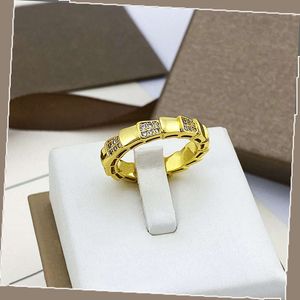 anillo de víbora 3 colores O anillos 18K anillo chapado en oro geometría anillos retorcidos anillo de serpiente joyería envuelta joyería de plata unisex versátil anillos de oro rosa conjunto de regalo