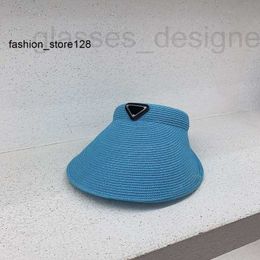 Visières Designer Bonne couleur bonbon pour femmes paille tissée été respirant designer couple vacances voyage métal triangle casquette PDAQ