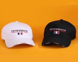 Visières VETEMENTS Blk blanc bleu rouge 4 couleurs chapeaux haute qualité lettre drapeau France casquette brodée VTM unisexe 13868366