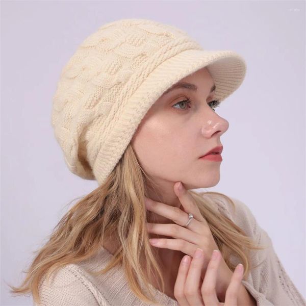 Visors en laine béret en tricot ha hiver féminin Keep Cap chaud Cable Souchy Crochet bonnet du crâne avec visière épaissis