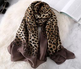 Visual Axles Vintage léopard foulard en soie femmes automne hiver marque soie Pashmina châle Foulard dames mode tête Hijab foulards 183416672