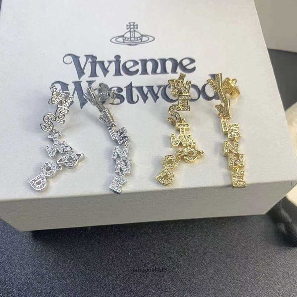 vivian Pendientes Emperatriz Occidental Vivian Oro y Plata Completo Diamante Pendientes Largos con Letras Mujer Estilo de Lujo Ligero Pendientes Saturno Tong