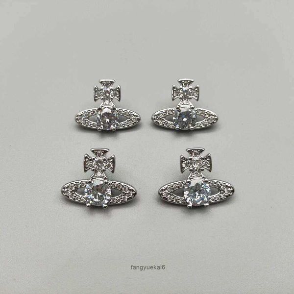 Vivian Boucles d'oreilles Western Empress Dowager Vivian Classic Planet Saturn Full Diamond avec aiguilles en argent zirconium Mode personnalisée et style minimaliste