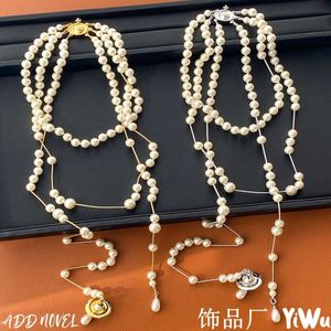 Collier de vivian Westwoo Western Empress Dowager Dowager Broken Pearl Triple Lay Send Saturn Collier Asymétrique Collier de Collier