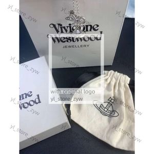 Viviane Westwood kettingontwerper Viviane sieraden hanger ketting Dowager boog paarse saturn ketting