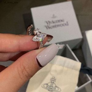 Viviane Westwood Ring Designer for Women Satellite Planet 2024 Viviane Jewelry Western Empress Dowager's Big Flash Open Star Ring Saturn Classile