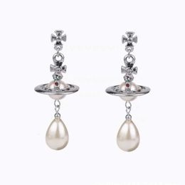 Vivieeen satelliet Viviane Viviennes Westwood Saturn Pearl Long Tassel oorbellen Fashion Classic Water Drops Saturn Pendant oorbellen Lichte luxe diamanten set