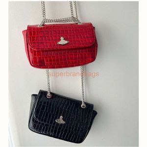 Sac Vivienne Un design de niche pour l'Ouest Empress Empress Dowager's Crocodile Small Square Bag VW Saturn Red Chain Crossbody Bag Mini Phone Bag