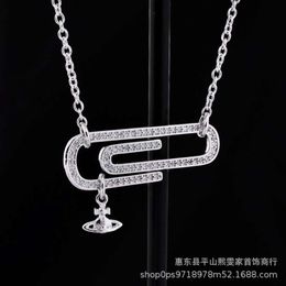 Collar Vivienny Westwoodly Ligly An'an Saturn's Cabisco colgante de bucle de diamante completo Versátil de collar de diamantes Versión alta Versión