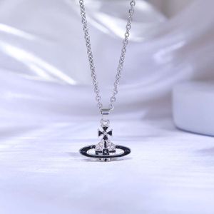 Viviennes Westwoods produit collier Saturn pendentif goutte pour femme chaîne de clavicule colorée simple à la mode