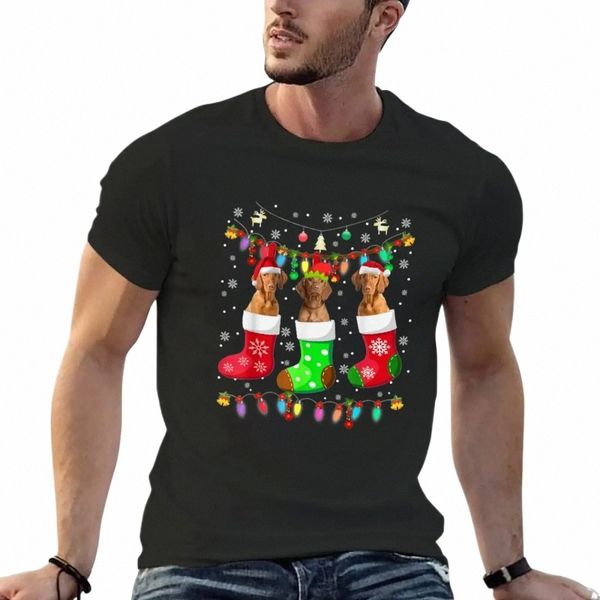Vizsla Dogs In Christmas Socks Vizsla Lover Gifts Camiseta para fanáticos de los deportes gráficos sublimes camisetas pesadas para hombres g2UD #