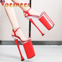 Voesnees Summer Women Sandals 2021New Sexy Sexy Dehropper Plateforme talons hauts 26cm Patent Talons minces Femme Club Party Chaussures