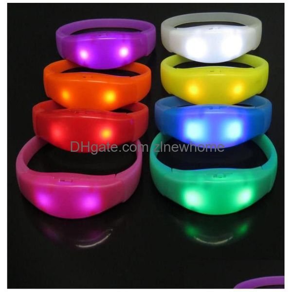 Bracelet clignotant LED activé par la voix Secouez le contrôle du son Illuminez le bracelet pour les faveurs de fête Rave Concert de Noël Halloween