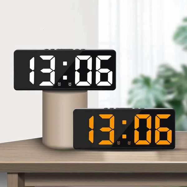 Table de contrôle numérique vocal horloges d'alarme Téperature Snooze Night Mode Desktop 1224H