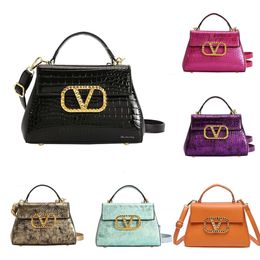 VT Designer Crossbodybody Bag Sac à main rivet Fashion de haute qualité réalité réalité Messenger Sac Chaîne épaule du rabat