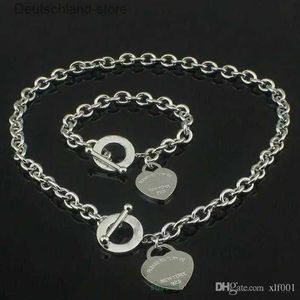 W22h Hot Verkoop Verjaardag Kerstcadeau Sier Liefde Ketting Armband Set Bruiloft Verklaring Sieraden Hart Bangle Sets 2 in 1 Ism Box