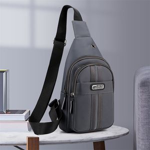 Bolsas de cintura Bolsa de pecho Hombres Ocio Moda Tendencia Un hombro Deportes al aire libre Multifuncional Crossbody 230823