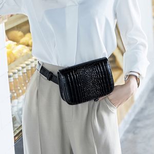 Taille Tassen Fashion Women Luxury Leather Fanny Pack Alligator Belt Vintage Mini Black Chest Pouch Small Phone Tas 230310