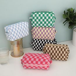 Heuptassen Ins Dambord Gebreide Cosmetische Tas Voor Vrouwen LargeCapacity Lattice Make-up Plaid Multifunctionele Organizer Pouch 230826