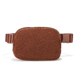 Taillezakken Sport Taille Bag voor vrouwen Ourdoor Fleece Fur Fanny Pack Men Women Chest Bags Fashion Taille Packs Winter Tags 230228