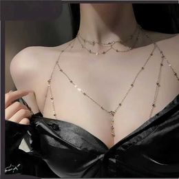Taille -kettingbanden Accessoires Shiny Tassels Sexy Beach Girl Wedding Dames Bra Cross Shiny Hollow Outer Keten Sieraden Exquise Chest Metal Q240523