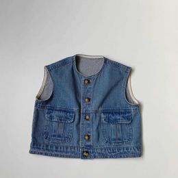 Waistcoat 2024 Lente nieuwe kinderen mouwloze denim vestjack mode meiden grote pocket jas kinderen jongens vest 1-6 jaar babykleding H240423