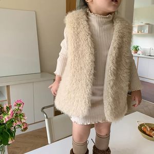 Gilet Mode d'hiver petite princesse doux chaud gilets de fourrure en peluche filles épaisses sans manches laine artificielle tous les gilets assortis 231109