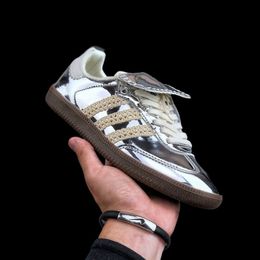 Wales Bonner schoenen heren en dames designer Klassiek Zilver Metallic spiegel rubberen zool sportschoenen laag casual trainingsschoenen met drie staven lange tong 11