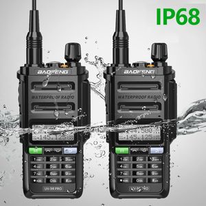 Walkie Talkie 2PCS BAOFENG UV-9R PRO IP68 Double étanche à double bande 136-174400-520MHz Radio Ham amélioré de UV9R Long Range UV-XR 221108