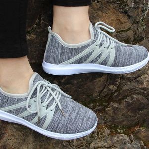 Chaussures de marche Arrivée des femmes en plein air baskets sport tissu lacet up bourdonnant anti-glissant