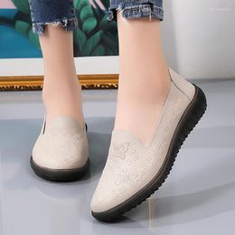 Chaussures de marche pour femmes Broideed Single Shoe Cover Foot Loafer Leather Mother Soft Sof Soft Light Not Madelly Feet non glip