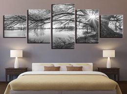 Art mural 5 pi￨ces Pictures de toile pour le salon Affiche Framework Lakeside Big Trees peintures noir blanc paysage d￩cor3743001