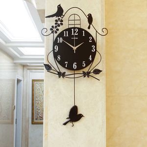 Wandklok Woonkamer Creatieve Bird Wall Clock Personality Moderne Decoratieve Muur horloge Eenvoudige sfeer Swing Mute Klok 210930