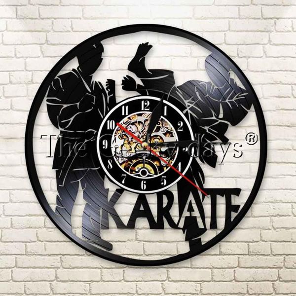 Horloges murales 1 pièce Karaté Horloge LED Record Sportmen Home Decor Creative Montre Cadeau fait à la main pour Karateka