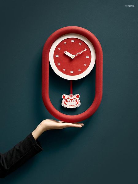 Horloges murales 2022 tigre année horloge montre salon personnalité créative Net fond rouge décoration Art maison