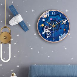 Relojes de pared de 8 pulgadas para niños, dormitorio silencioso, segundo astronauta electrónico, decoración de sala de exploración, cuarzo, decoración del hogar 220830