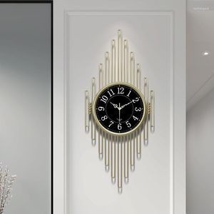 Horloges murales lumière américaine horloge de luxe personnalité créative mode salon Art nordique moderne minimaliste montre