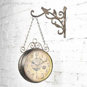 Relojes de pared Antiguo Estación de jardín al aire libre Reloj de metal Pájaro de doble cara Vintage Retro Montaje redondo Colgante Decoración para el hogar WY72309